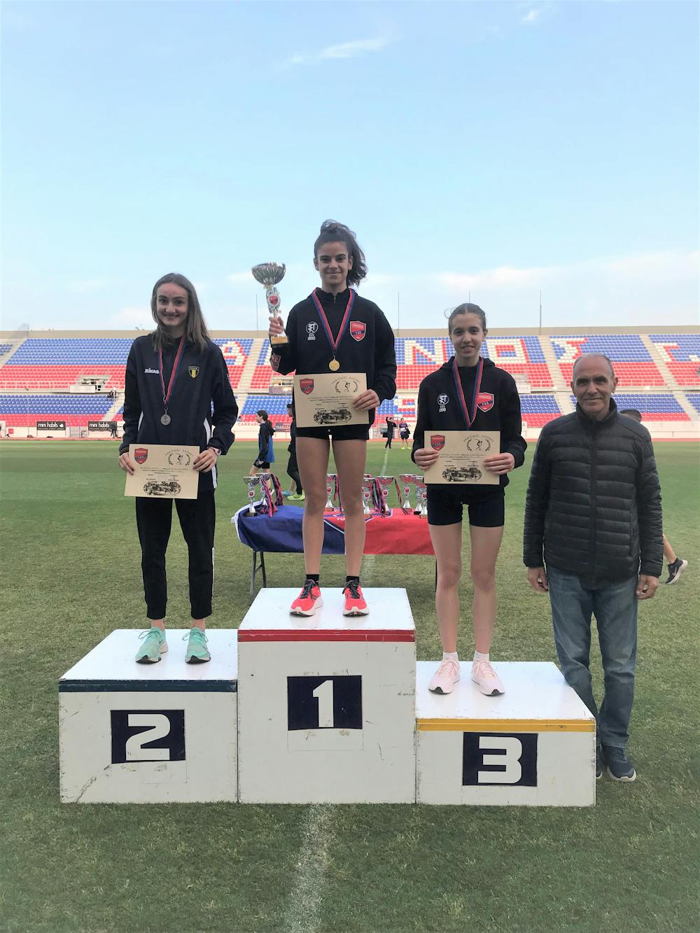 Πανελλήνιο ρεκόρ Παγκορασίδων Α’ στα 2.000 μ. στιπλ από την Ι. Σταματοπούλου στα «Πανιώνια» runbeat.gr